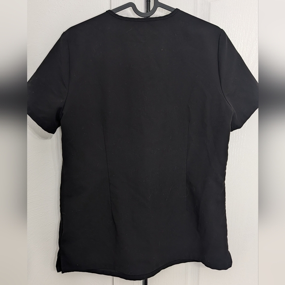 Figs Black V-Neck Short Sleeve Scrub Top with Chest Pocket - Picture 5 of 5